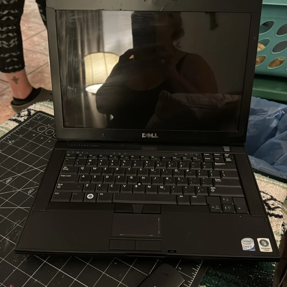 Dell Latitude E6400 Computer (Needs Battery)
